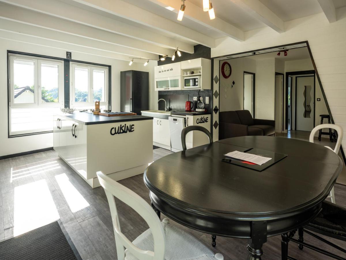 Stunning 4-Bed House In La Bourboule Villa Екстериор снимка